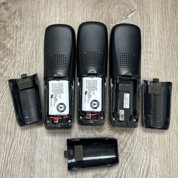 Uniden DECT 6.0 Cordless Phone Set 1580-3 Answering Machine & 2 Single Line READ - Picture 5 of 9